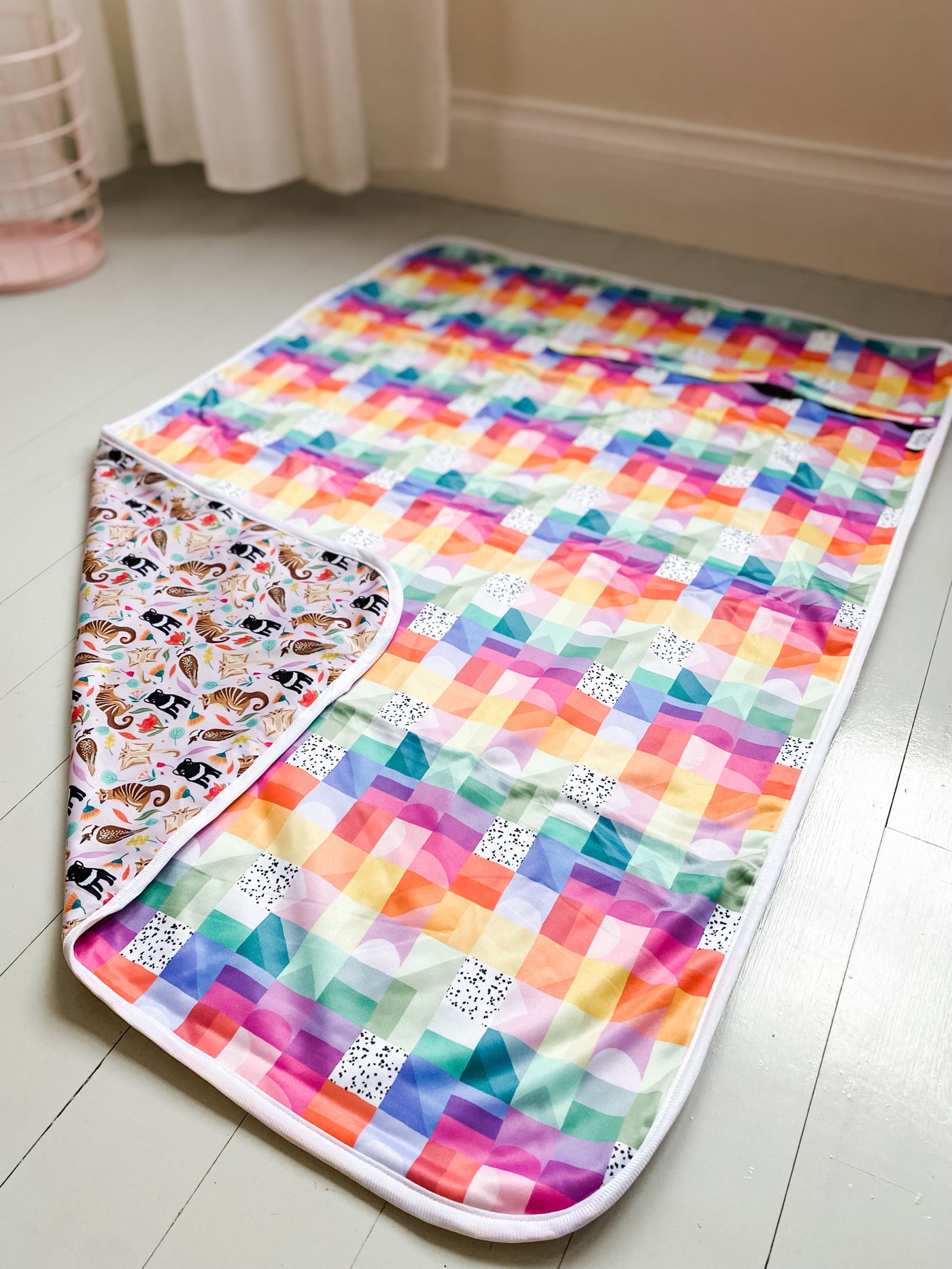 Two print, double-sided mat (Rainbow Picnic/Bushy Tushy)